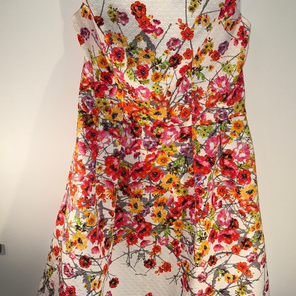 Teri Jon for Rickie Freeman - White Dress with Floral - Size 18